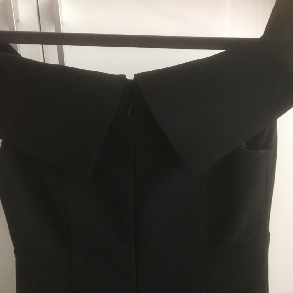 Bardot off-the-shoulder fitted black dress - Picture 4 of 7